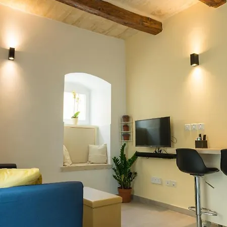 Authentic Gf With Terrace At The 3 Cities Marina Cospicua