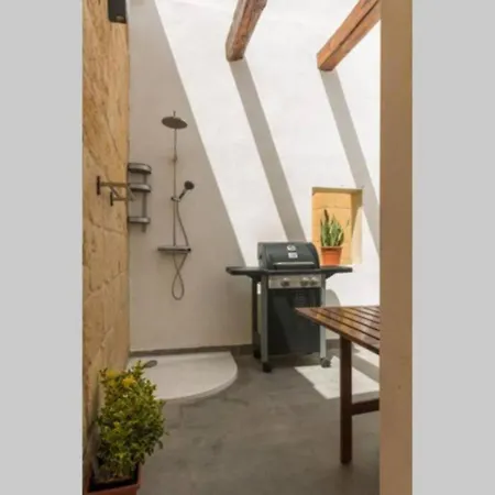 Appartement Authentic Gf With Terrace At The 3 Cities Marina