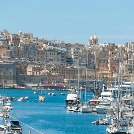 Authentic Gf With Terrace At The 3 Cities Marina Appartement