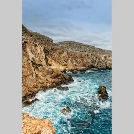 Apartman Authentic Gf With Terrace At The 3 Cities Marina