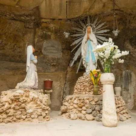 Authentic Gf With Terrace At The 3 Cities Marina *